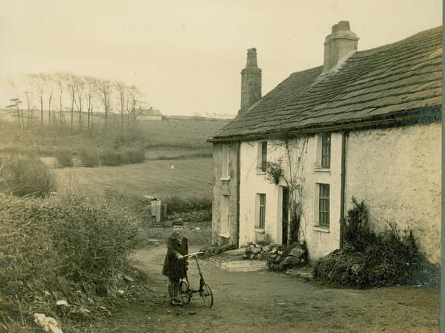 A cottage off Barton Road, Scotforth as pictured by Sam Thompson. Photo courtesy of Lancashire County Council's Red Rose Collection.