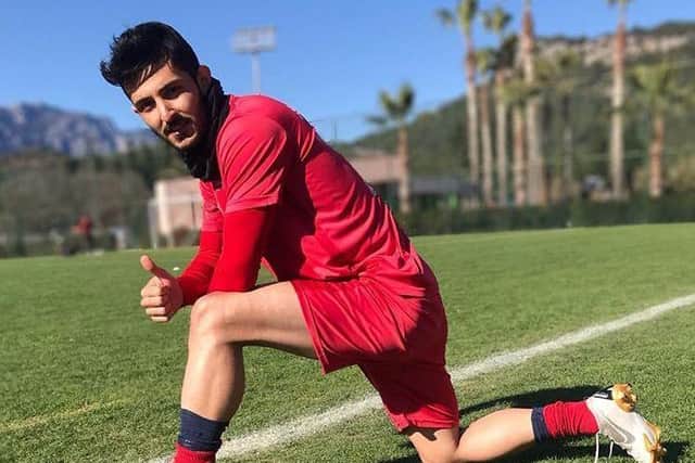 Aidin Hamouni played for Azar Kosar Tabriz in the Persian 3rd Division.
