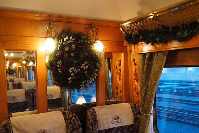 A Northern Belle carriage decorated for Christmas.