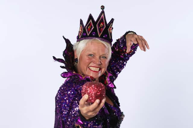 Snow White and the Seven Dwarfs, starring Vicky Entwistle (Coronation Street) as the Wicked Queen, and Grand Panto favourite comic Steve Royle Britan' s Got Talent finalist returns as Muddles.