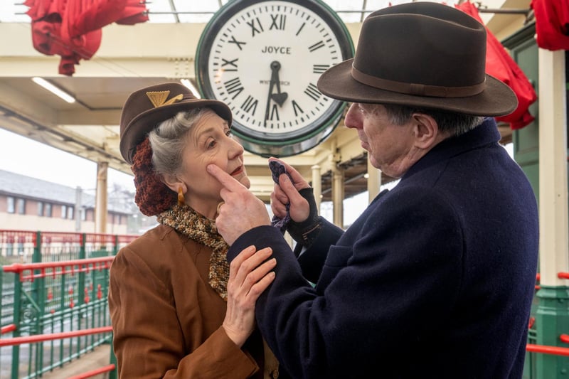 Carnforth Clock Watch the moment famous Brief Encounter clock makes its return to ...