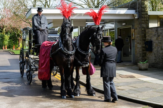D-Day veteran Jack Bracewell's coffin arrived by horse drawn carriage.