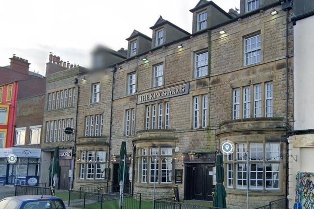 Situated opposite the famous Eric Morecambe statue in Marine Road East, The Kings Arms scored 4.2 out of 5 from 1,336 Google reviews.