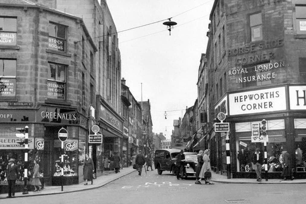 These rarely seen old pictures show a remarkably different Lancaster in ...