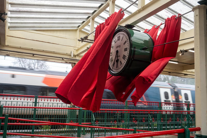 Carnforth Clock Watch the moment famous Brief Encounter clock makes its return to ...