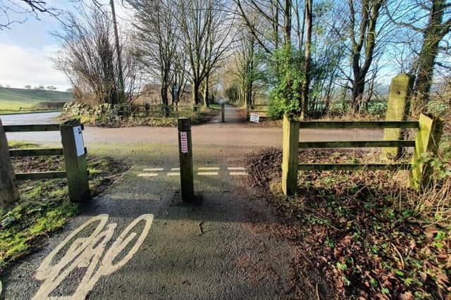 Holme Lane access - Bollards and fencing to be replaced and redesigned to meet national guidance on accessibility and allow access for all legitimate greenway users. Picture from Sustrans.