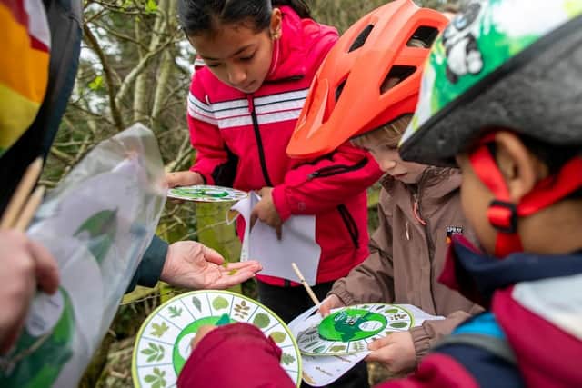 Families took part in arts and crafts activities, and a tree ID walk. Photo: Chris Foster/Sustrans.