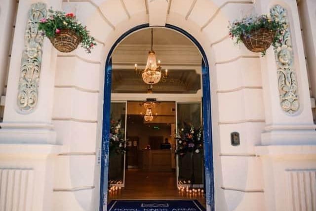 A part of Lancaster's history for nearly 400 years and having undergone extensive recent renovations, this magnificent historic hotel with its high ceilings, sweeping staircase and elegant interior design is a lovely wedding venue.