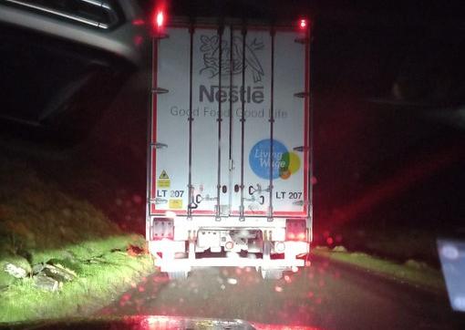 The driver of this lorry told police his satnav sent him into a tight spot on Winnats Pass - where the vehicle became wedged.
Police tweeted: "Recovery arranged and ticket issued. #ReadTheSigns"
