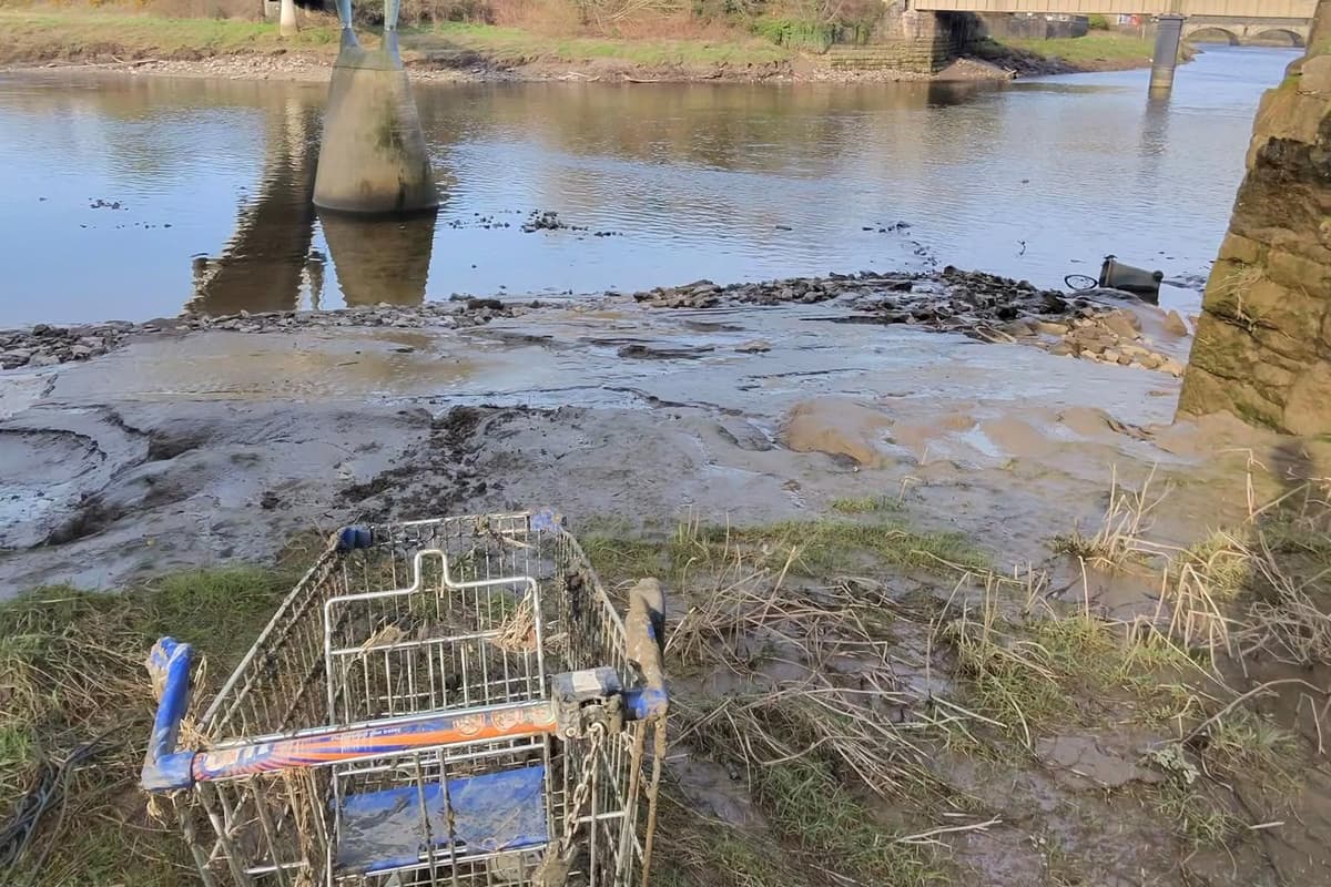 Ein Vater aus Lancaster organisiert Aufräumaktionen, um den Fluss Lune von ...