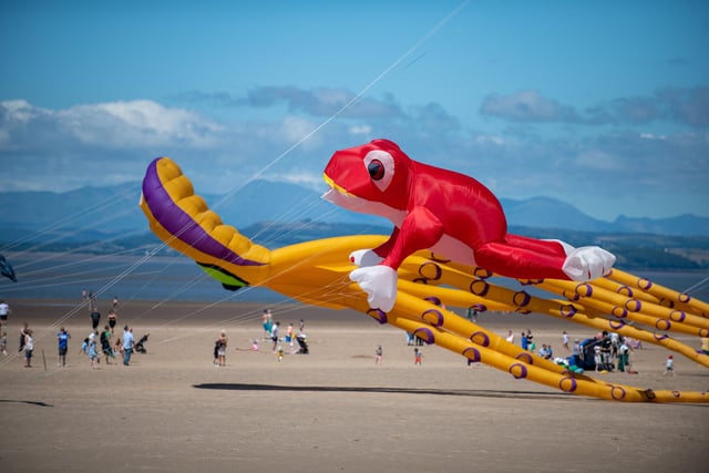 Catch the Wind kite festival in Morecambe - 10.07.2022. Picture by Anthony Farran.