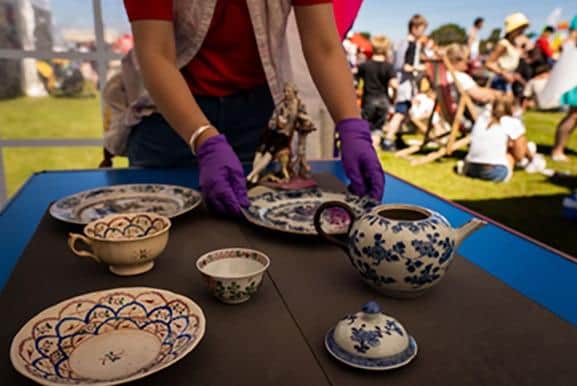The new World in our Hands project aims to share rarely-seen Chinese treasures with local people.