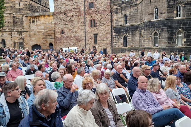 The concert was held in the Castle’s Lower Courtyard.