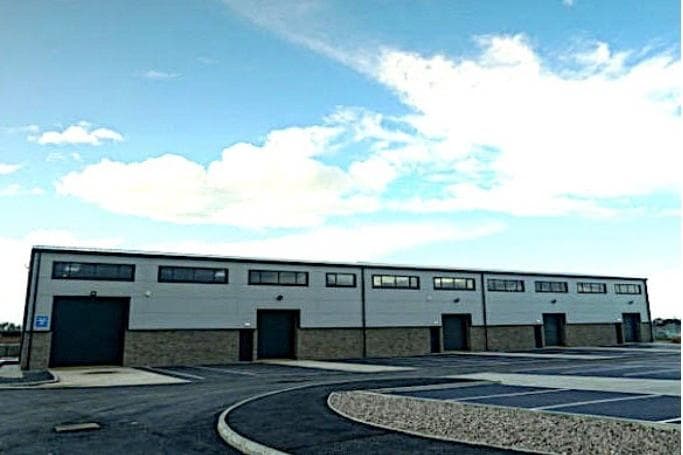 Pläne für ein neues 24-Stunden-Fitnessstudio und ein Drive-in-Café in ...