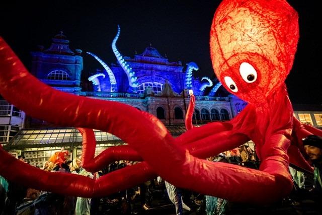 The giant drumming octopus in the Morecambe Baylight parade had tentacles weighing 7kg each.