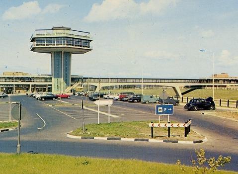 Opened in November 1965 with the name Forton Services, it was the second service station to open on the motorway - Charnock Richard being the first - and is named after the nearby village of Forton. The architect was T P  Bennett and Son and it was originally operated by The Rank Organisation (Top Rank Motor Inns). When it first opened, there was no clue that its design was going to go on to become so iconic. In fact, the Ministry weren't actually that keen on it.