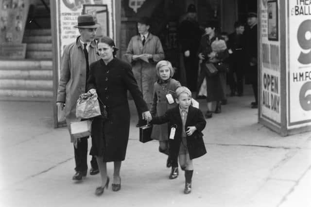 Evacuees arriving in Morecambe. (© Lancaster Guardian archive)