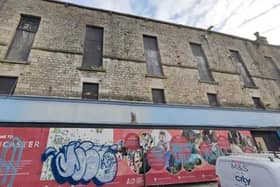 An application to turn the former Bensons for Beds store in Lancaster into student flats has been given the green light by councillors.