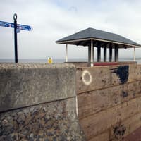 Storm boards put in place along Morecambe prom ahead of forecast high tides and strong winds