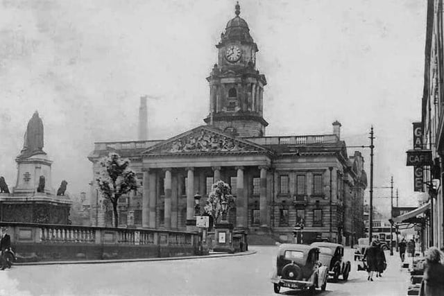 The lack of traffic stands out in this photo of Dalton Square in the Forties. 