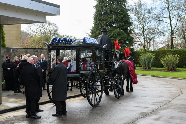 D-Day veteran Jack Bracewell's coffin arrived by horse drawn carriage.
