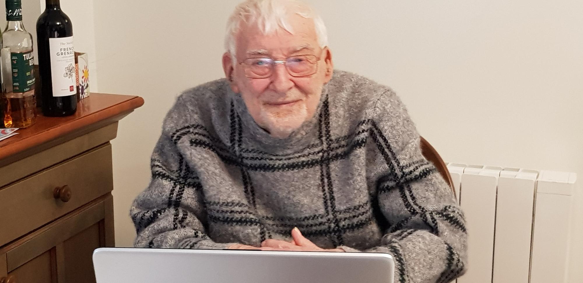 Ein 93-jähriger Mann aus Lancaster gründet ein internationales Unternehmen ...