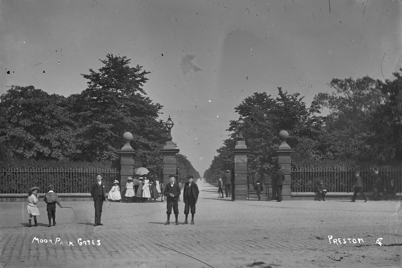 Moor Park Gates in Preston, early 20th century