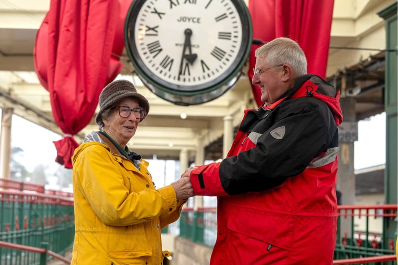 Carnforth Clock Watch the moment famous Brief Encounter clock makes its return to ...