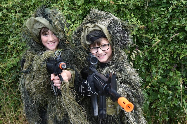 Henry Valentine and Leon Capaldi in full camouflage!